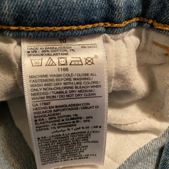 Old Navy Jean Bermuda Shorts - Picture 6 of 6